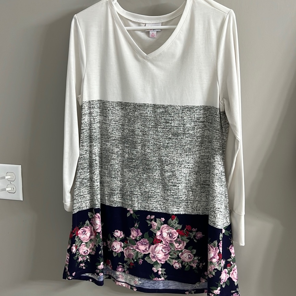 LuLaRoe Elizabeth long sleeve top